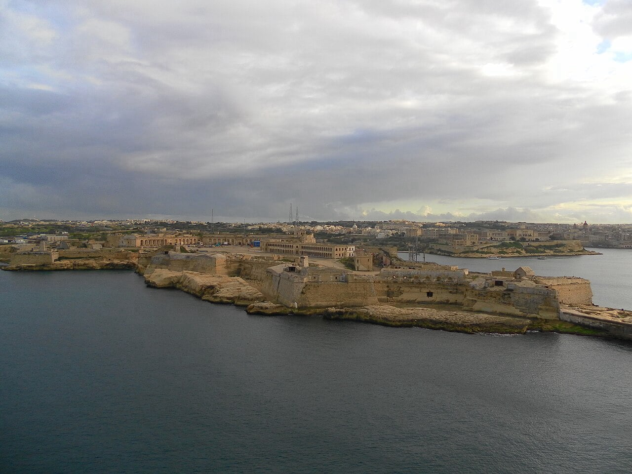 1670, June 15 - 1693 Fort Ricasoli