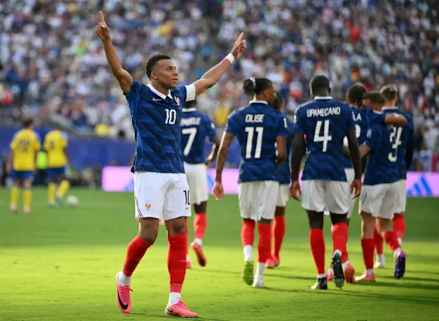 	France defeat Sweden 3–0 to book a place in the World Cup last 16	