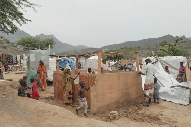 	Yemen Crisis Escalates as More Than 125,000 Flee	