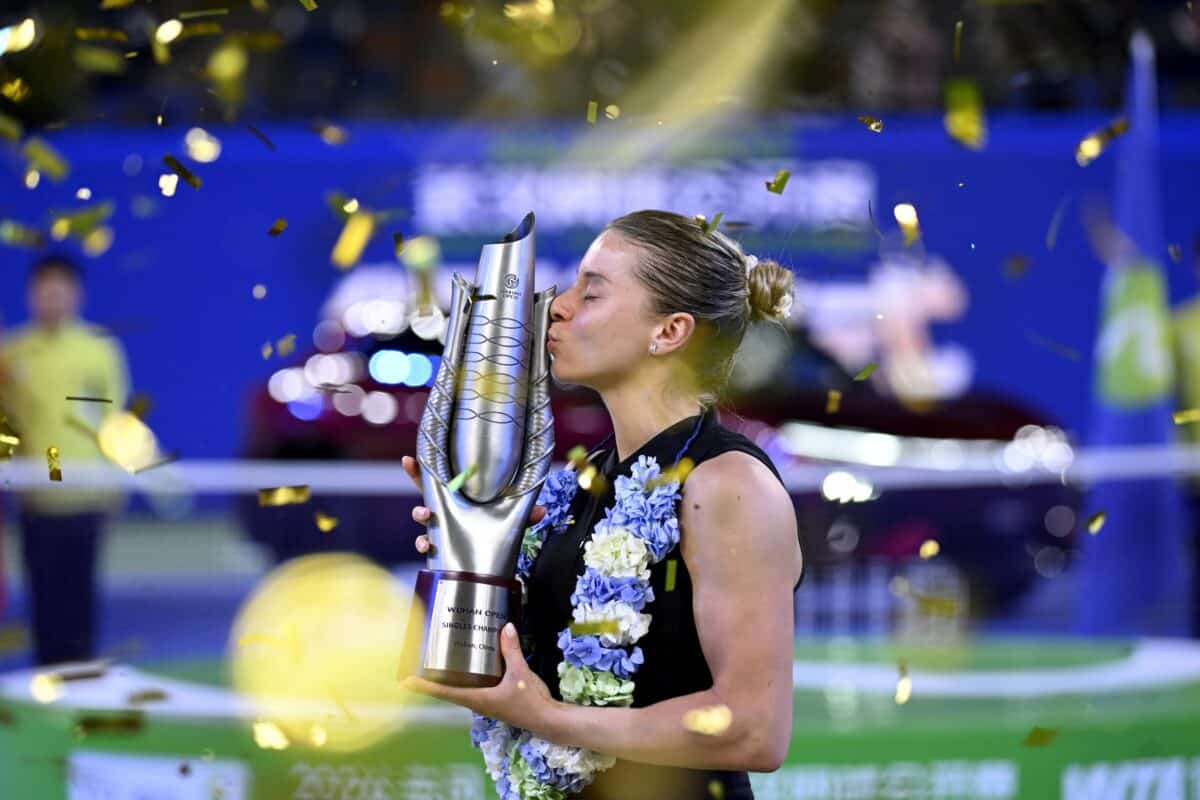 	Maja Chwalińska claims first WTA title after stunning Wuhan comeback	