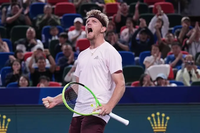 	Alejandro Davidovich Fokina wins Shanghai Masters after dramatic comeback	